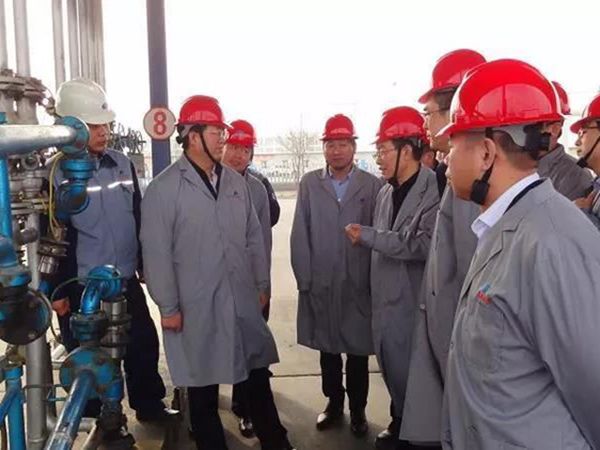 【頭條】17個(gè)檢查組查出99個(gè)重大安全隱患，山東17家企業(yè)停產(chǎn)，229家被處罰。