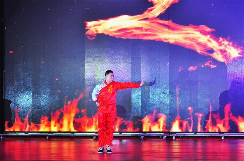 “感恩相伴?筑夢同行”——龍港集團2019新春年會盛大舉行！