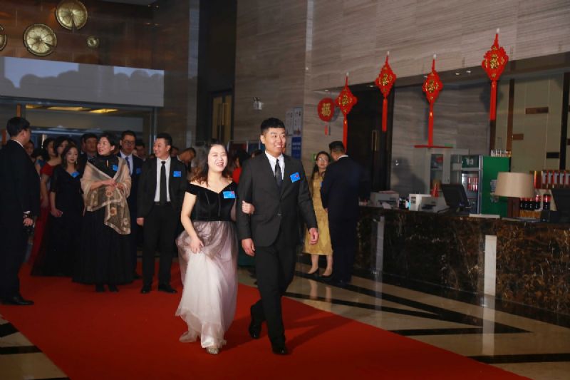 “凝心聚力 ·砥礪前行”— 龍港集團(tuán)2020新春年會完美收官！