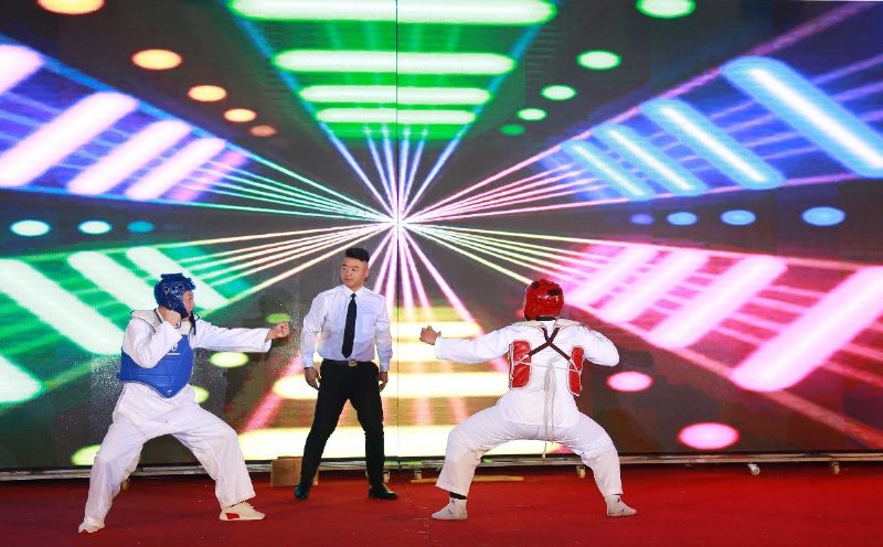 “凝心聚力 ·砥礪前行”— 龍港集團(tuán)2020新春年會完美收官！