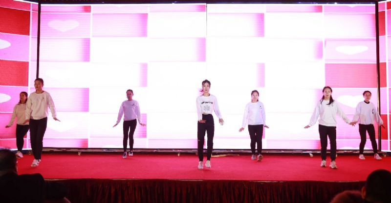 “凝心聚力 ·砥礪前行”— 龍港集團(tuán)2020新春年會完美收官！