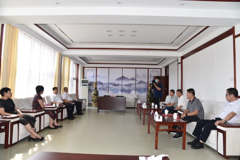 校企聯(lián)袂，共筑教育——“龍港·育秀園”又一教育教學(xué)獎(jiǎng)勵(lì)基金簽約儀式圓滿完成！