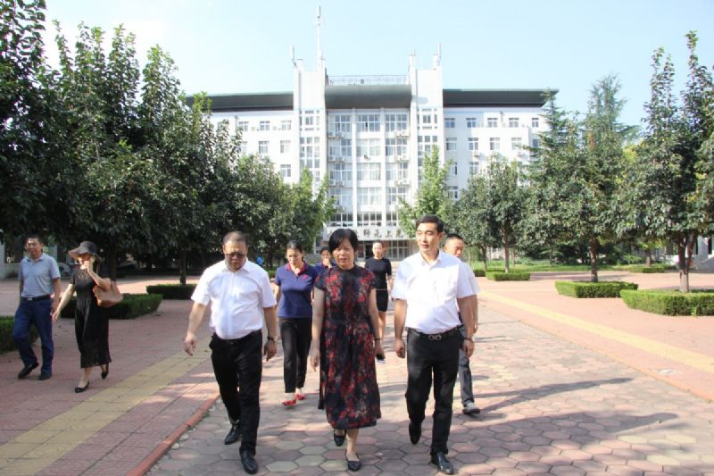 校企聯(lián)袂，共筑教育——“龍港·育秀園”又一教育教學(xué)獎(jiǎng)勵(lì)基金簽約儀式圓滿完成！