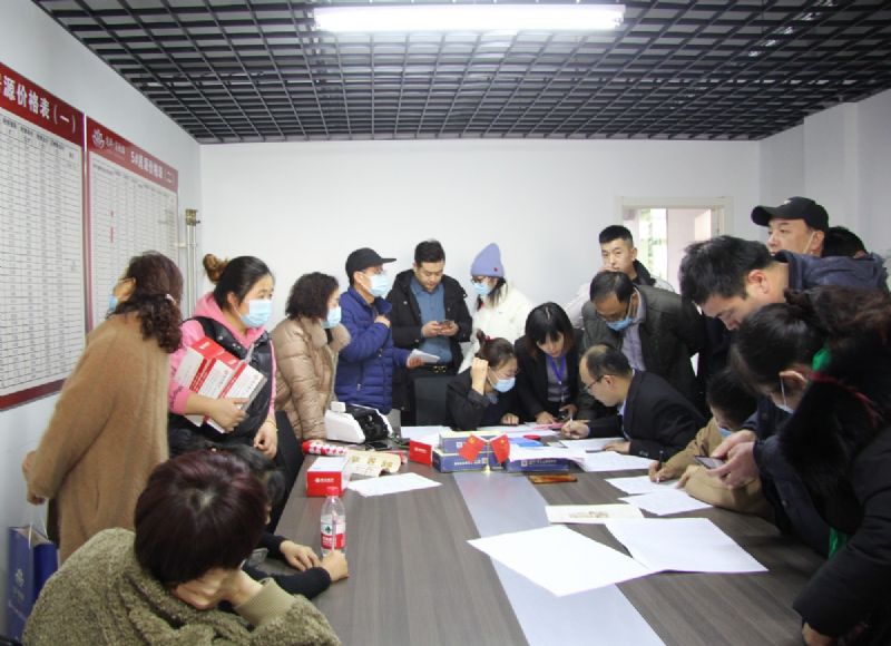 人山人海，瘋狂搶購丨直擊龍港·育德園開盤火爆現(xiàn)場！