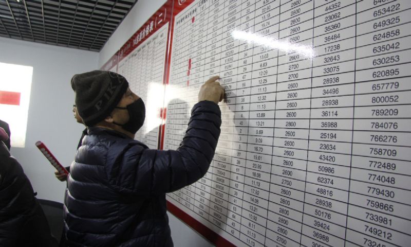 人山人海，瘋狂搶購丨直擊龍港·育德園開盤火爆現(xiàn)場！