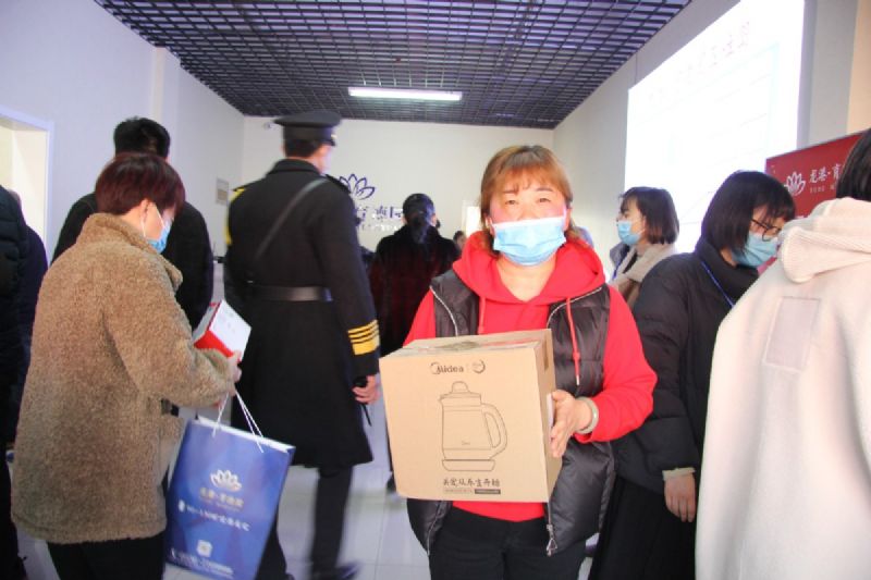 人山人海，瘋狂搶購丨直擊龍港·育德園開盤火爆現(xiàn)場！