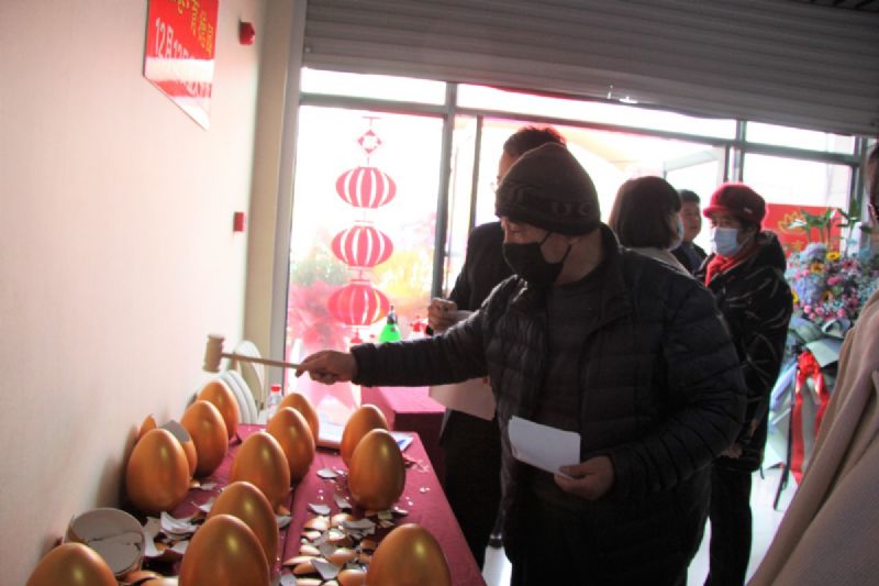 人山人海，瘋狂搶購丨直擊龍港·育德園開盤火爆現(xiàn)場！