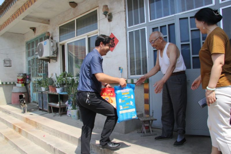 情系老黨員，慰問暖人心——新生代企業(yè)家代表、龍港集團(tuán)常務(wù)副總經(jīng)理王敬武走訪慰問老黨員