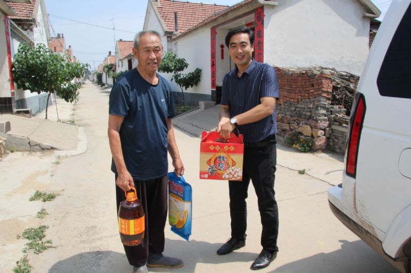 情系老黨員，慰問暖人心——新生代企業(yè)家代表、龍港集團(tuán)常務(wù)副總經(jīng)理王敬武走訪慰問老黨員